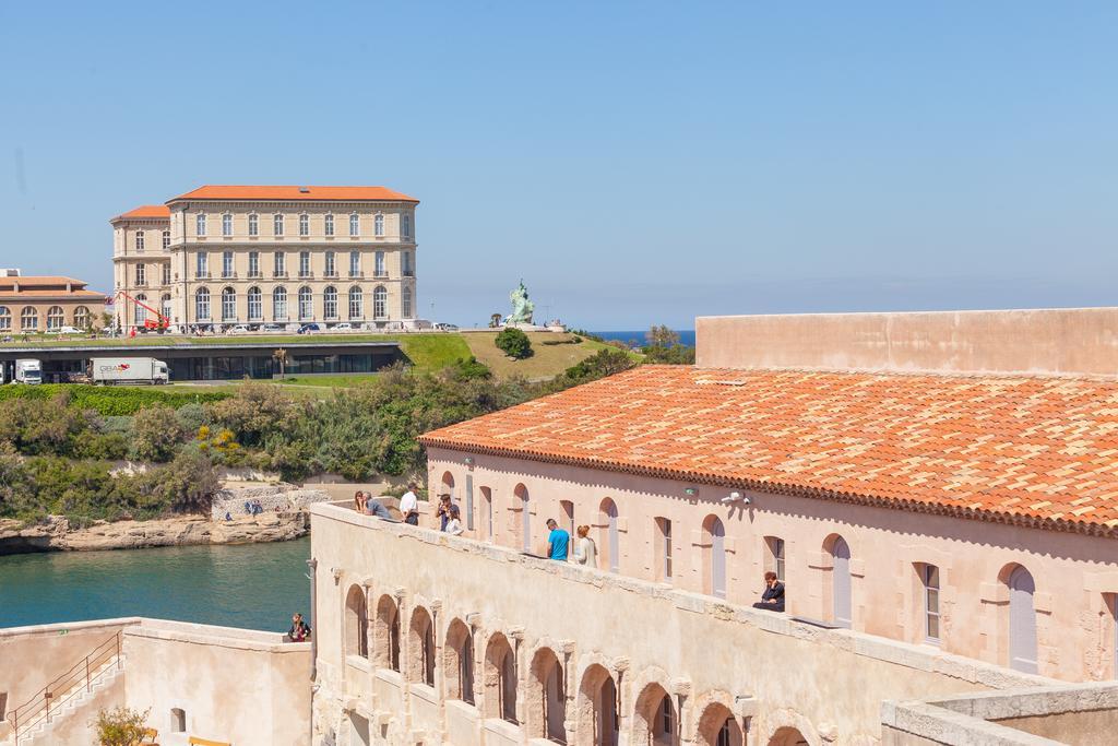 hotel autour du vieux port marseille